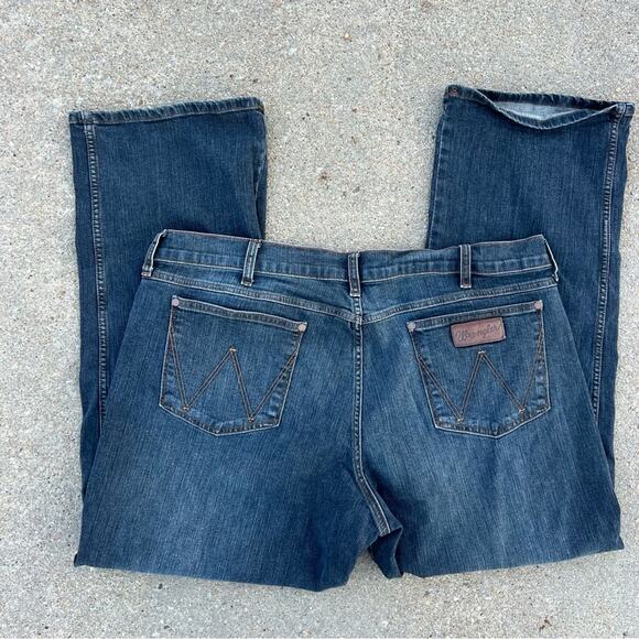 Wrangler Retro 42x32 relaxed fit boot jeans Falls City - Picture 1 of 5